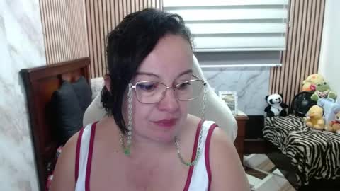 Snapshot of mature_wolf chatting on April 2026 09:52:01 PM Sonia online show from April 2026 09:52:01 PM