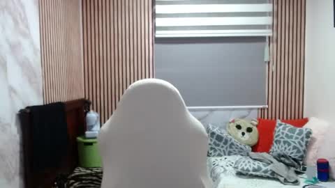 Snapshot of mature_wolf chatting on May 2026 04:26:01 PM Sonia online show from May 2026 04:26:01 PM