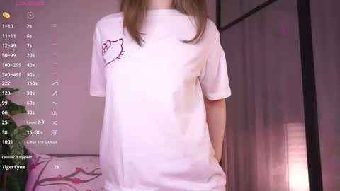 Lily online show from November 2025 04:08:01 PM