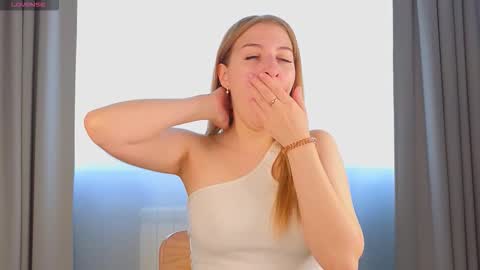 maureencoombs online show from September 2025 04:34:02 AM