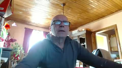 Maurice online show from December 2024 06:19:02 PM