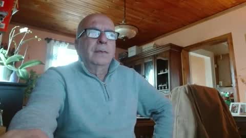 Maurice online show from December 2025 02:45:02 PM