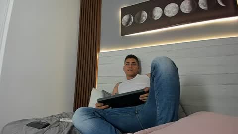 mauro_boy online show from June 2026 12:32:02 AM