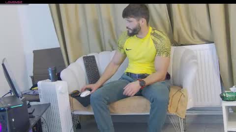 mauro_real_man online show from November 2025 06:53:01 PM