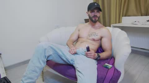 Snapshot of mauro_real_man chatting on April 2026 05:48:02 PM mauro_real_man online show from April 2026 05:48:02 PM