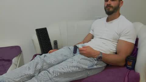 Snapshot of mauro_real_man chatting on May 2026 06:47:01 PM mauro_real_man online show from May 2026 06:47:01 PM
