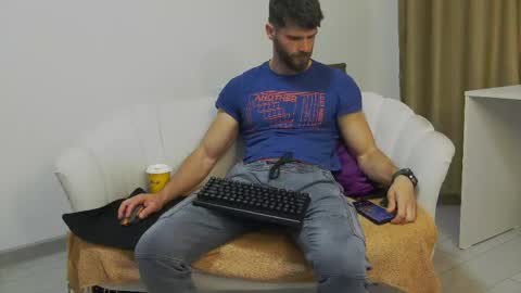 Snapshot of mauro_real_man chatting on May 2026 06:46:01 PM mauro_real_man online show from May 2026 06:46:01 PM