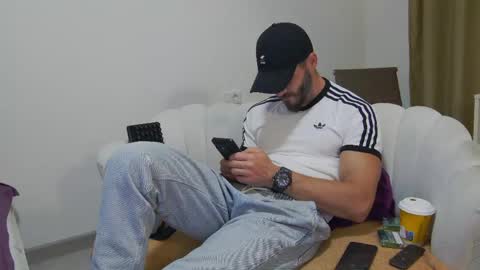Snapshot of mauro_real_man chatting on May 2026 06:50:02 PM mauro_real_man online show from May 2026 06:50:02 PM