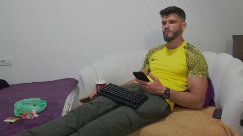 Snapshot of mauro_real_man chatting on May 2026 07:20:01 PM mauro_real_man online show from May 2026 07:20:01 PM