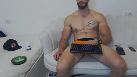 Snapshot of mauro_real_man chatting on June 2026 05:44:01 PM mauro_real_man online show from June 2026 05:44:01 PM