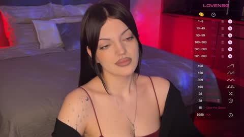 Mavis online show from November 2025 10:52:02 PM