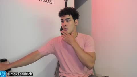 Snapshot of max__andrich chatting on November 2025 12:21:02 AM Max... online show from November 2025 12:21:02 AM