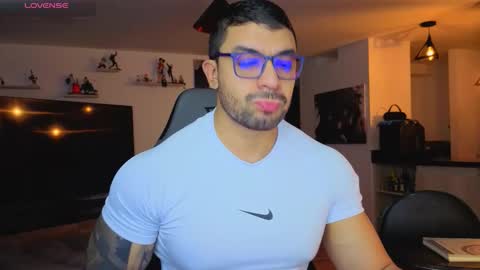 Max online show from November 2025 03:16:02 AM