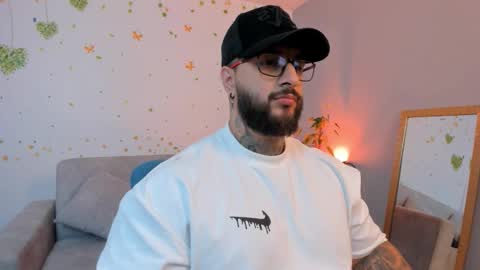 max D. online show from November 2025 01:40:01 AM