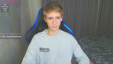 Max Gen with tats 24years  And Ethan without tats 20 years online show from January 2025 08:04:01 PM