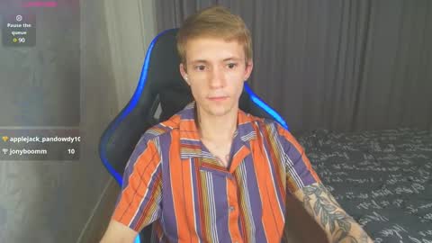 Max Gen with tats 24years  And Ethan without tats 20 years online show from January 2025 12:29:01 AM