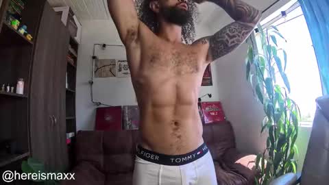 Max Follow me IGX hereismaxx online show from October 2025 04:24:02 PM