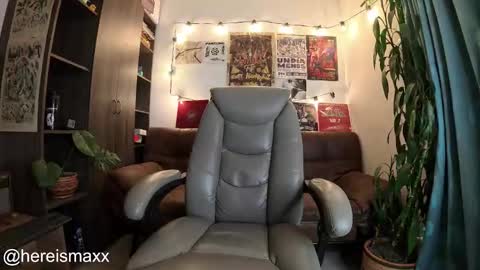 Max Follow me IGX hereismaxx online show from October 2025 01:41:02 AM