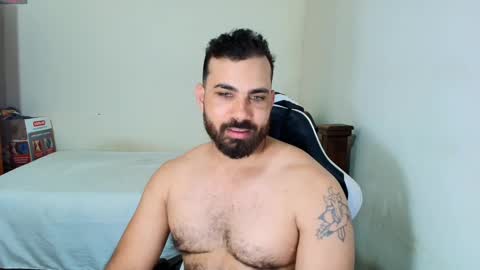 Snapshot of max_love25 chatting on November 2025 08:10:01 PM max_love25 online show from November 2025 08:10:01 PM