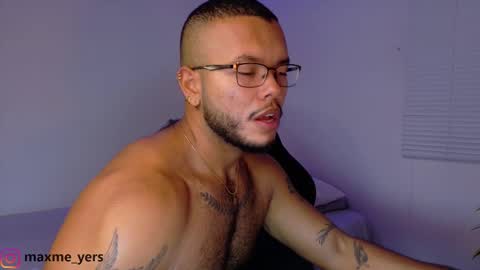 Snapshot of max_meyer chatting on October 2025 10:58:01 PM max_meyer online show from October 2025 10:58:01 PM