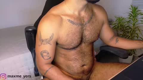 Snapshot of max_meyer chatting on November 2025 10:41:01 PM max_meyer online show from November 2025 10:41:01 PM