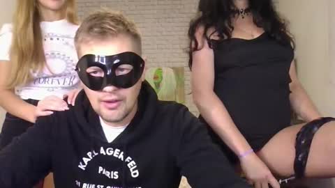 Max  Aliya online show from October 2025 08:40:02 AM