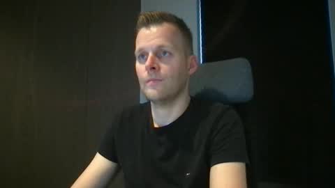 Max take off clothes online show from January 2025 08:04:02 AM