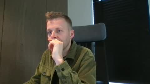 Max take off clothes online show from January 2025 12:09:01 PM