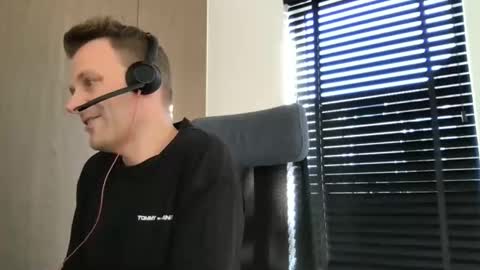 Max take off clothes online show from March 2026 09:49:02 AM