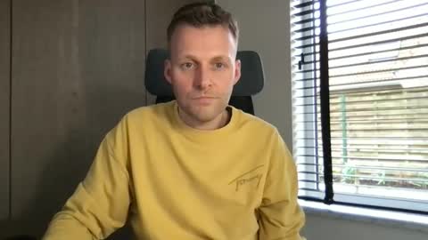 Max take off clothes online show from March 2026 02:12:01 PM