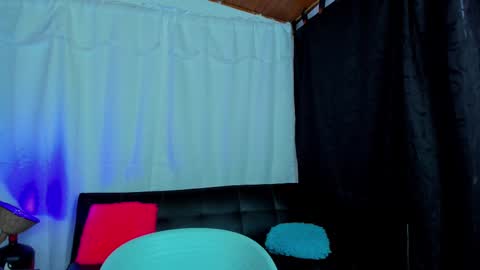 MAX     online show from February 2025 04:20:02 PM