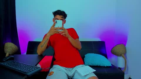 MAX     online show from October 2025 06:02:02 AM