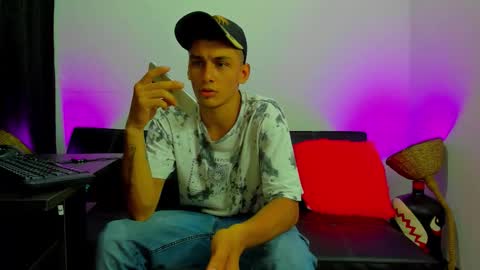 MAX     online show from December 2025 06:04:02 PM