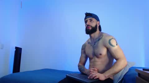 max_xl_ online show from October 2025 03:02:01 PM