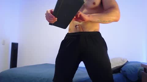 max_xl_ online show from November 2025 02:41:02 PM