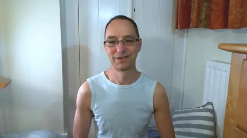 Snapshot of maxdavies chatting on April 2026 07:28:02 AM Max Davies online show from April 2026 07:28:02 AM