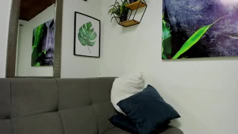 Snapshot of maxi_styles chatting on February 2026 11:28:02 PM Alex online show from February 2026 11:28:02 PM