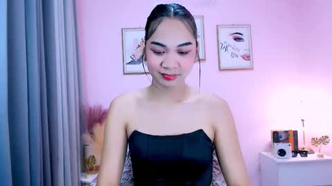 maxie greyson online show from March 2025 01:58:01 AM