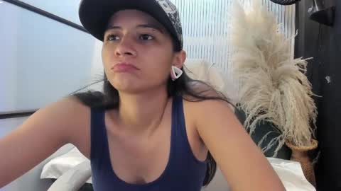 Maxi online show from May 2026 09:33:01 PM