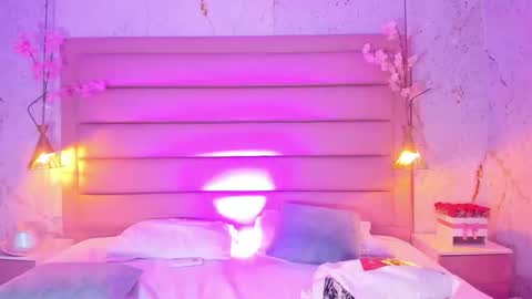 maxim online show from September 2025 02:36:02 AM