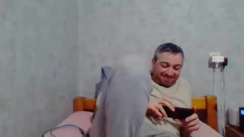 Maxime online show from December 2024 07:59:02 PM