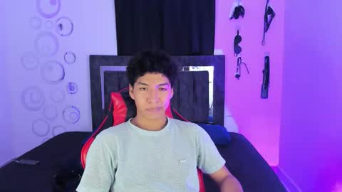 Maximiliano online show from December 2025 07:30:02 PM