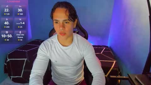 maximiliano_scoott_ online show from October 2025 06:42:01 PM