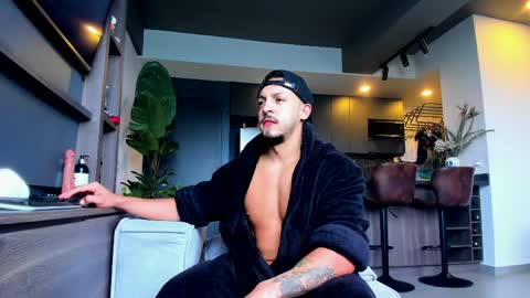 maximo_and_marcelo online show from April 2026 12:02:01 PM