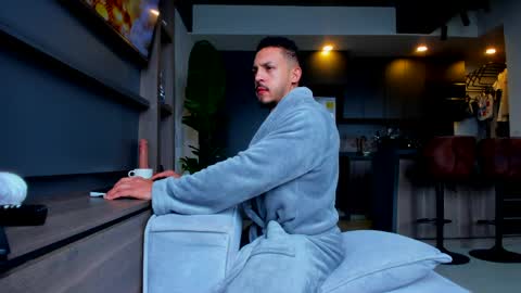 maximo_and_marcelo online show from April 2026 12:00:02 PM