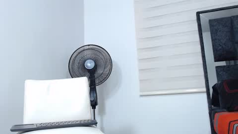 Maximo Sebastian online show from December 2024 03:58:01 AM