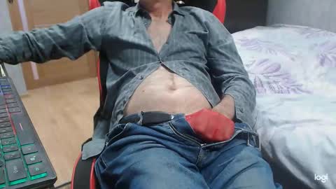 Snapshot of maximus3334 chatting on October 2025 12:25:01 PM maximus3334 online show from October 2025 12:25:01 PM