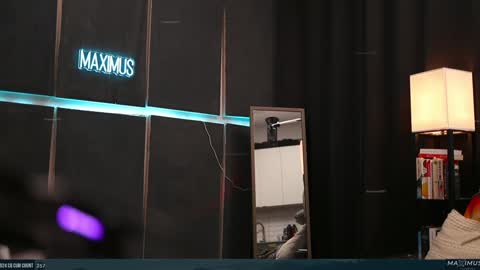 Maximus7871 online show from December 2024 10:58:02 PM