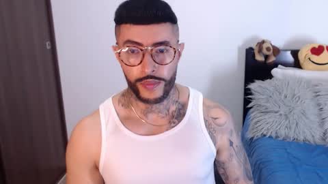 Snapshot of maximus_golden chatting on January 2025 11:58:02 PM Independent Model online show from January 2025 11:58:02 PM