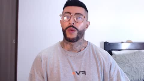 Snapshot of maximus_golden chatting on February 2025 03:02:02 AM Independent Model online show from February 2025 03:02:02 AM